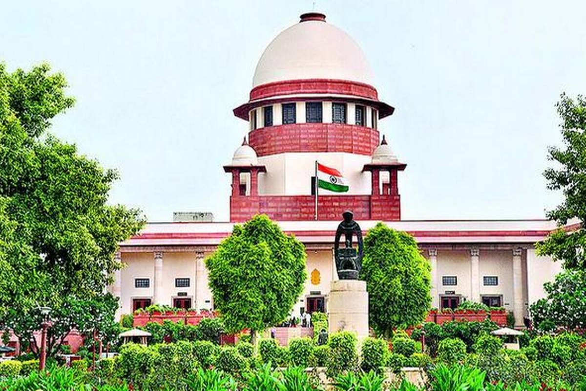 Supreme Court said suspended employees cannot take advantage absence |  सुप्रीम कोर्ट ने कहा सस्पेंड कर्मचारी अपनी अनुपस्थिति का फायदा नहीं उठा  सकते | Patrika News