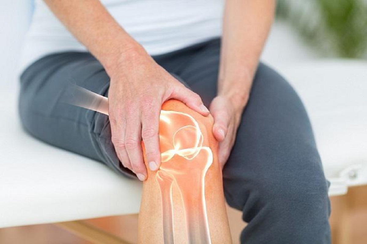  घुटनों में दर्द और सूजन को करना चाहते हैं कम तो ये घरेलू उपाय औऱ फूड्स आ सकते हैं काम