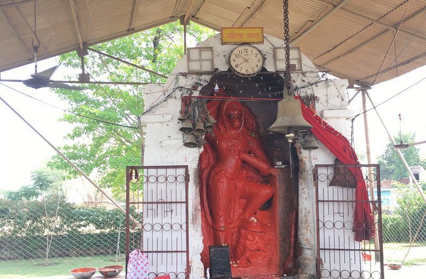 बुंदेलखंड की प्राचीन प्रतिमा में से एक है खजुराहो में गैल के बब्बा जू हनुमान की मूर्ति