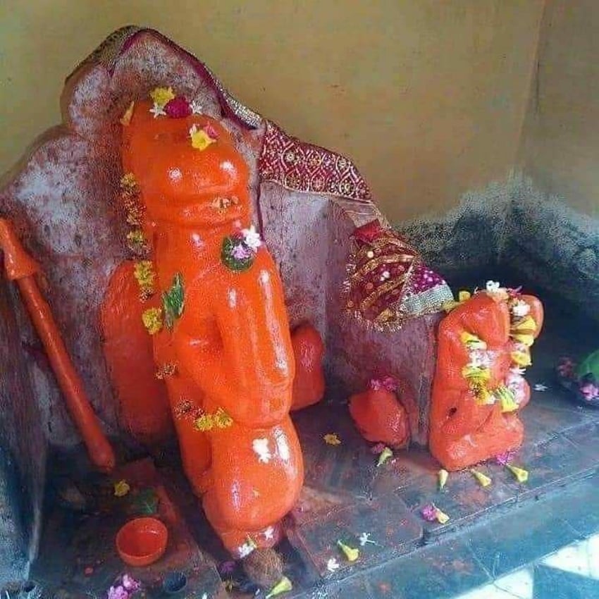 The right foot of Pawansut Hanuman, who sits in the bush, is in Hades.