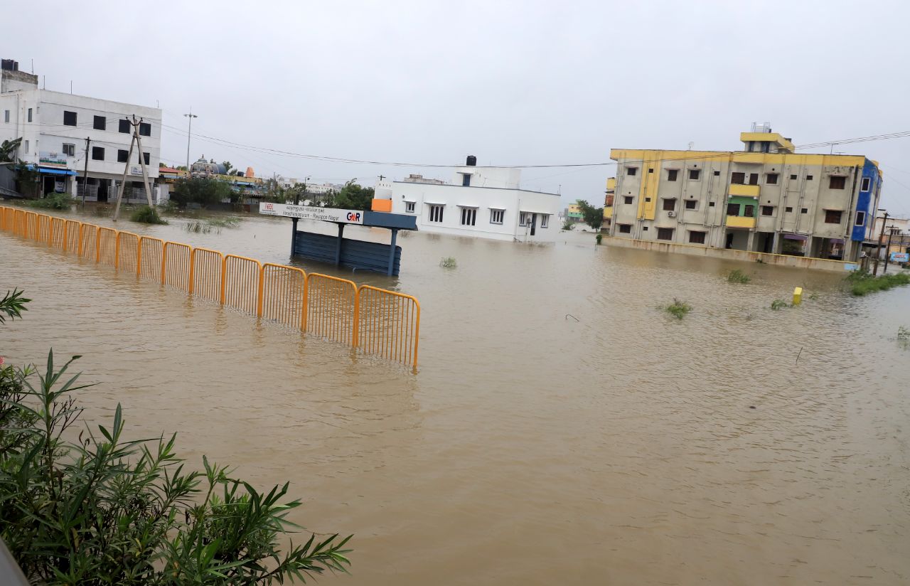 Heavy-rain-in-Rameswaram Rain-water-overflowing On Roads | तमिलनाडु के ...