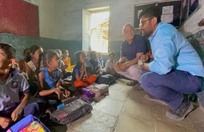 सेंटर से नहीं दिखेगी गुजरात के सरकारी स्कूलों की असल तस्वीर: सिसोदिया