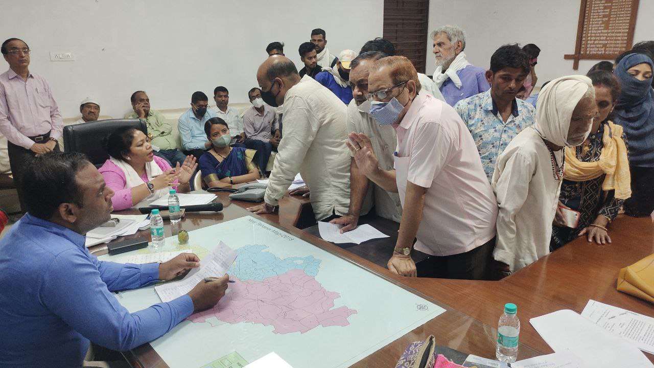 साहब मेरी बकरियां चुराने वाले को नहीं पकड़ रही पुलिस