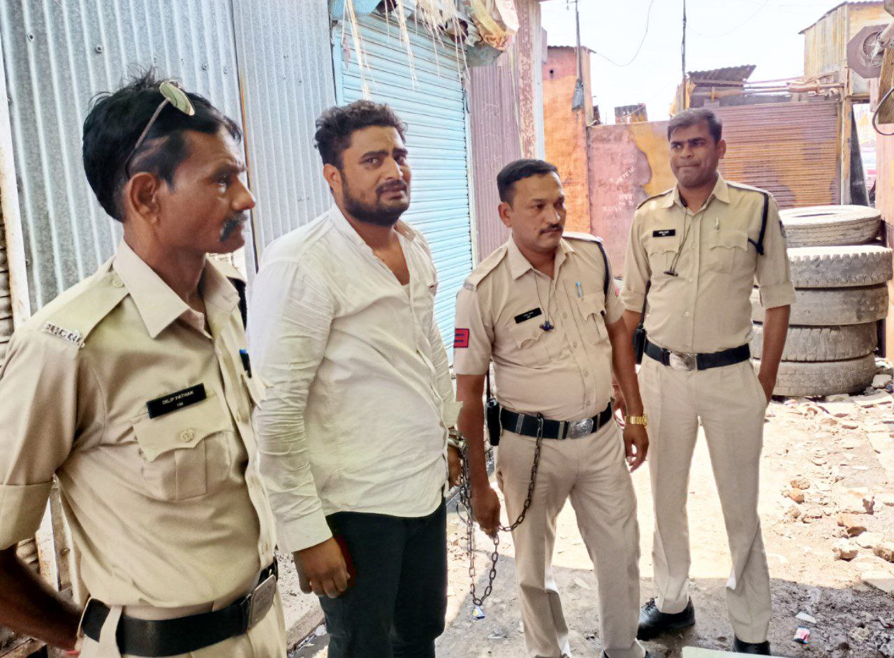 One arrested for stealing laptop from inside Kotwali