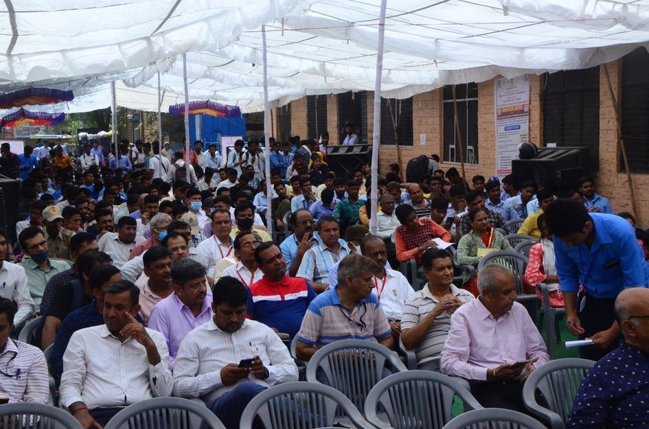 job fair---- सरकारी नौकरी के पीछे नहीं दौड़े, खुद का उद्योग स्थापित करें शिक्षित बेरोजगार
