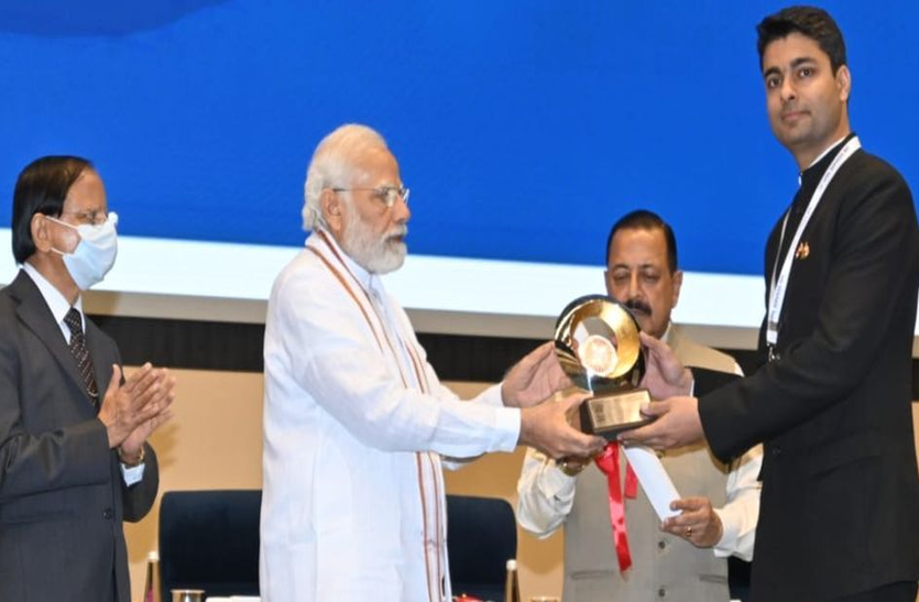 Why PM Modi honored Churu Collector.--- प्रधानमंत्री मोदी ने चूरू कलक्टर को क्यों किया सम्मानित... आप भी जानिए...