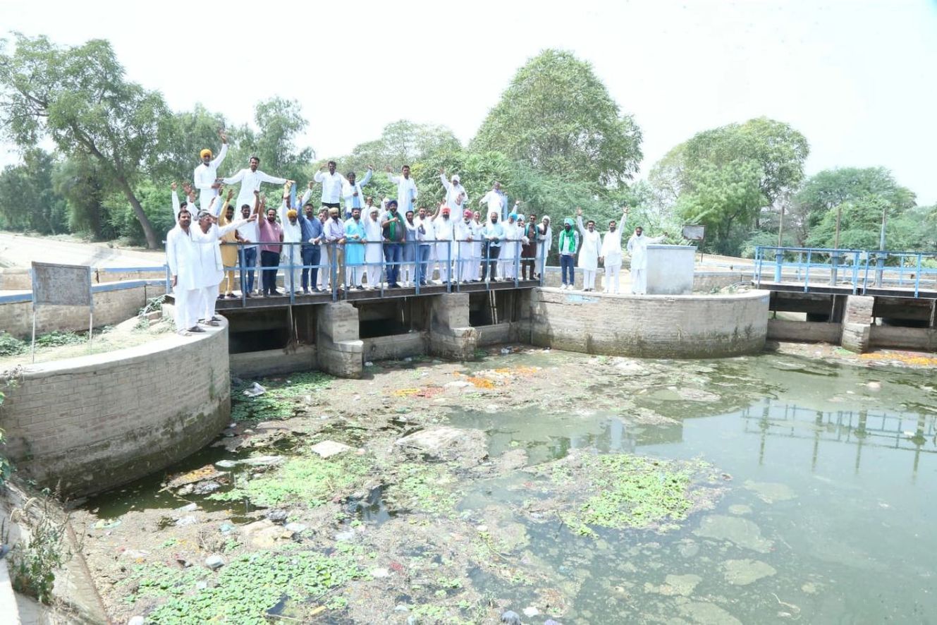 नहर का किया निरीक्षण, छीजत बढऩे पर जताया रोष