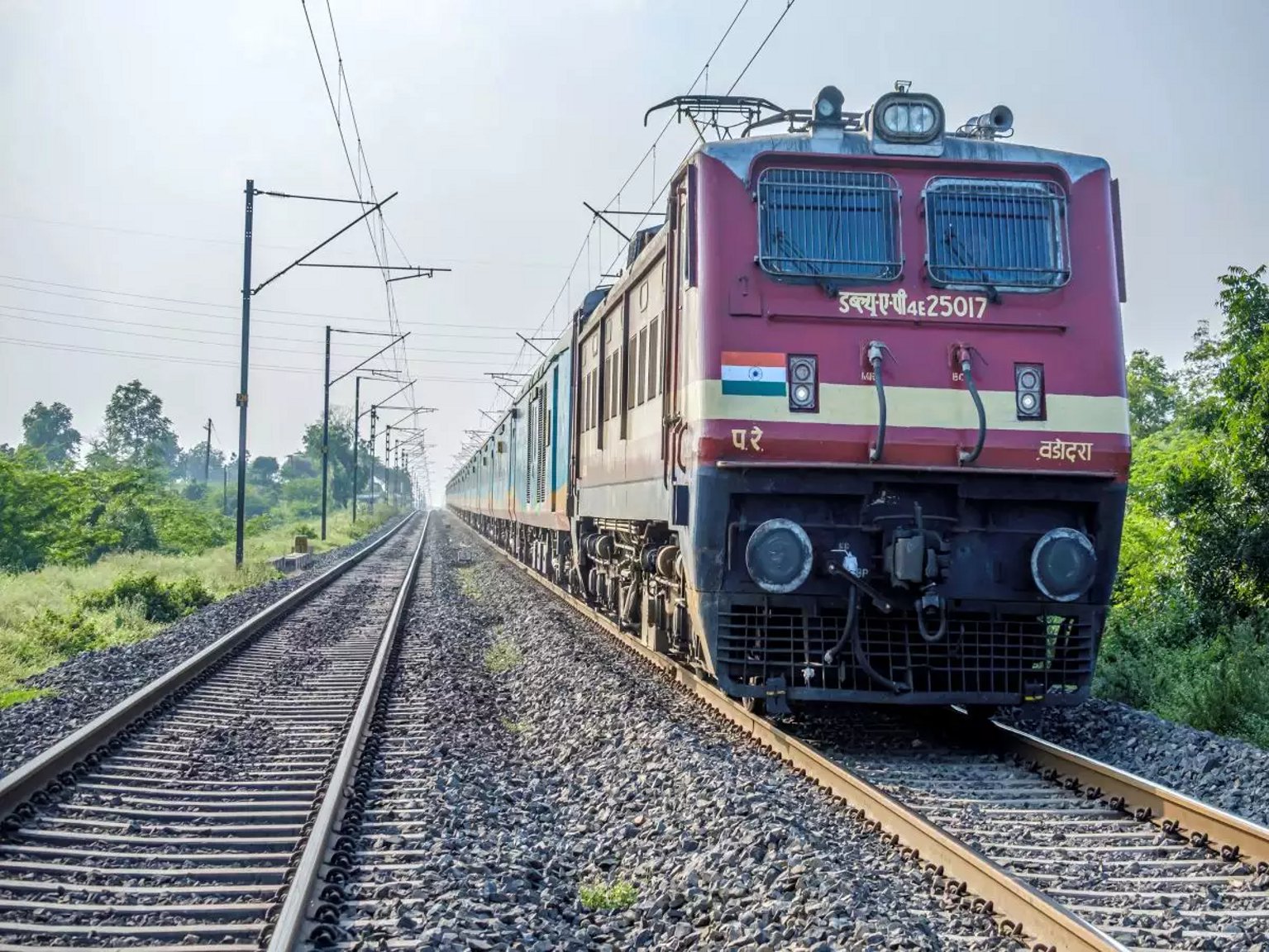 इंदौर-दिल्ली रूट : साप्ताहिक स्पेशल ट्रेन 29 से शुरू
