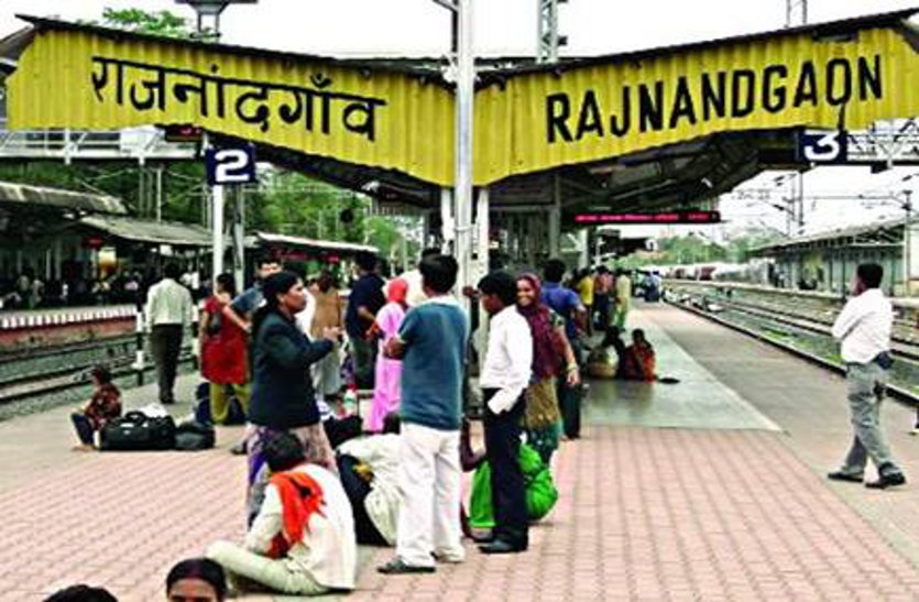 संस्कारधानी व धर्मनगरी के रेलवे स्टेशनों का दिल्ली से आए अफसरों ने किया मुआयना, सुविधाएं परख कर कही ये बात