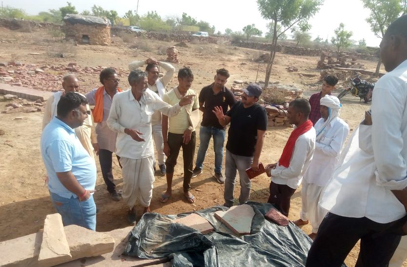 Macha Hudkamp, ​​officials arrived to see the water problem in the villages of Dang