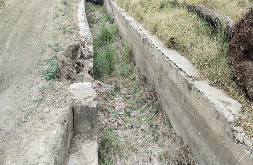 Danger of breaking of Nahar Sagar dam in monsoon