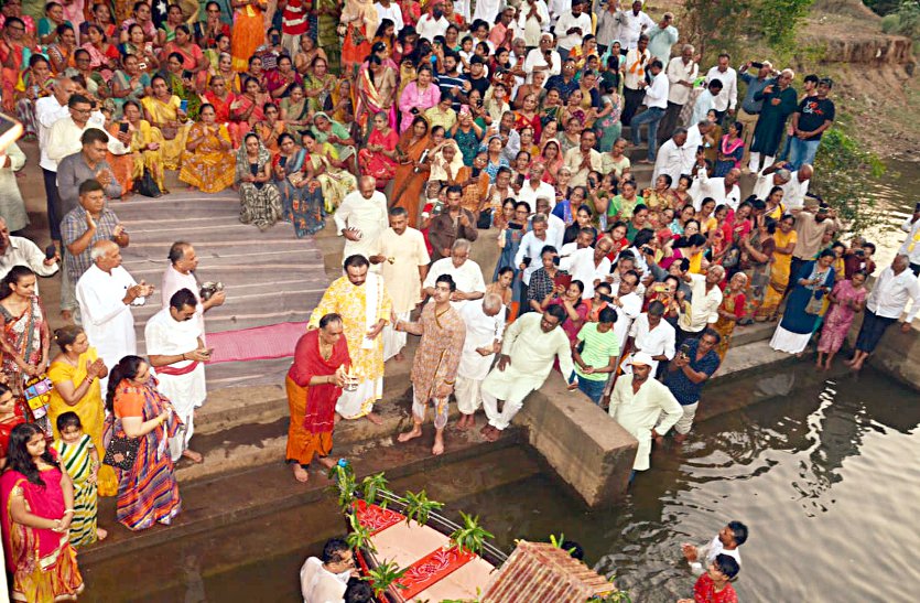 जय श्रीकृष्ण के जयकारों से गुंजायमान हो रहा चम्पारणधाम