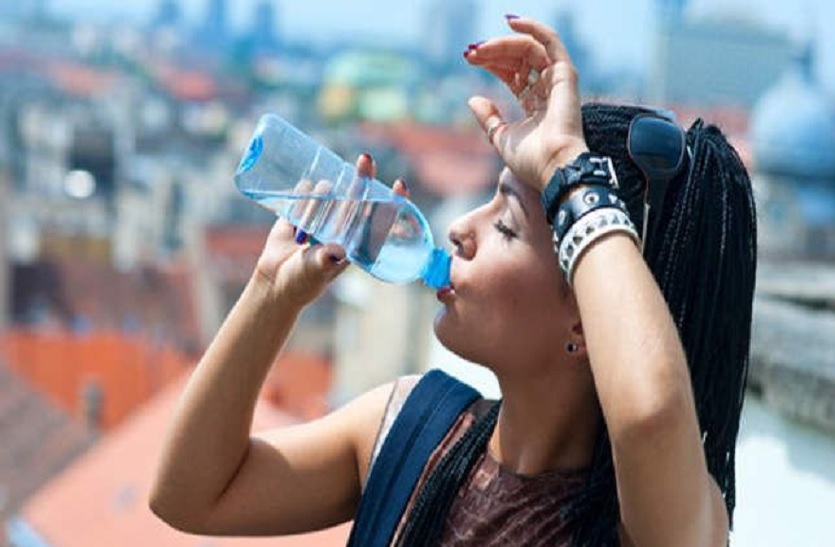 गर्मी में शरीर में पानी की कमी न होने दें, इससे डिहाइड्रेशन का खतरा