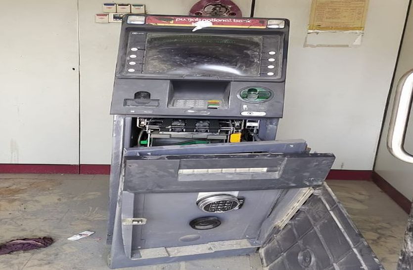 ATM's lock was cut, tried for an hour, yet the thief remained empty handed