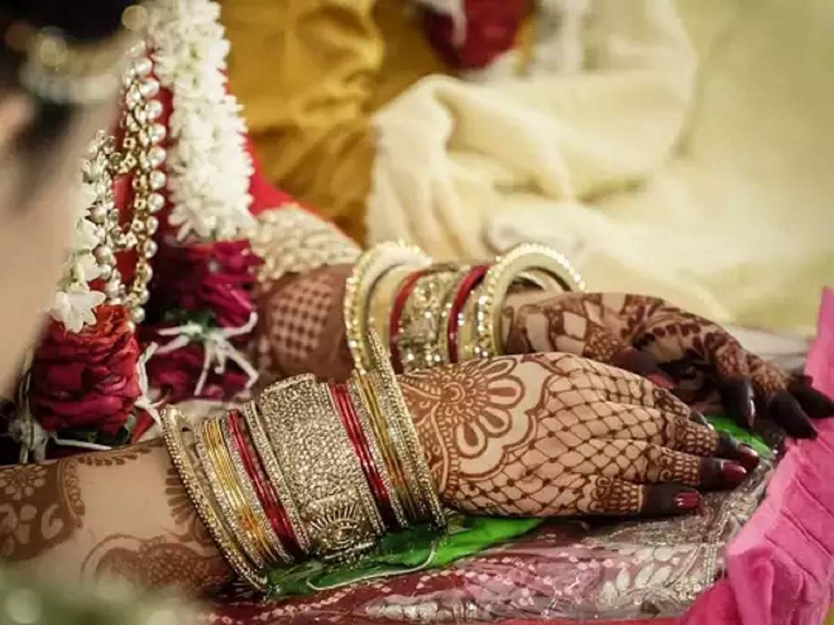 New Bride Theft Jewellery Cheating Young Man in Ghaziabad