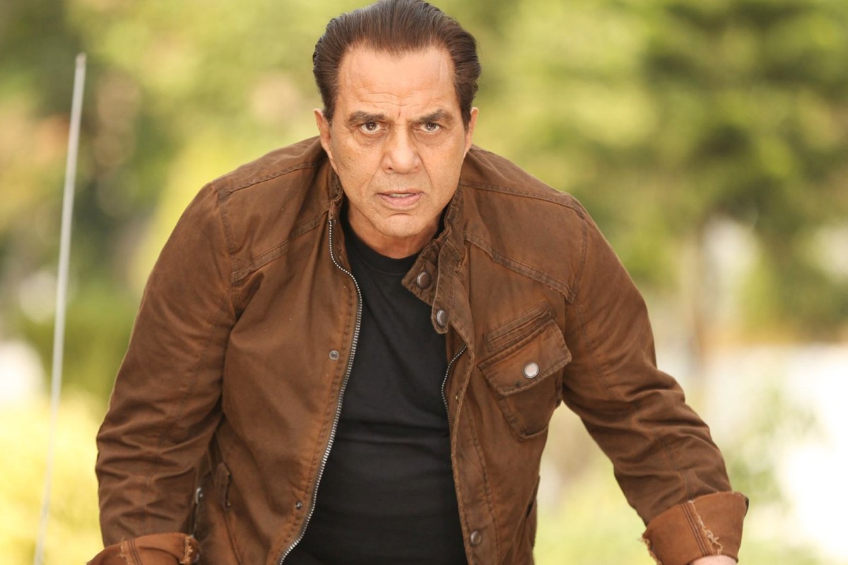 Dharmendra Admitted to ICU at breach Candy Hospital