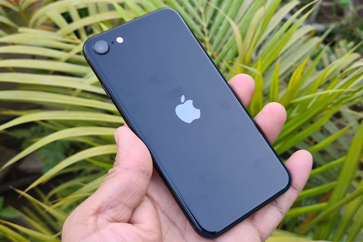 iphone_se_2022_1.jpg