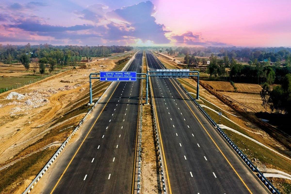 toll_tax_collection_will_start_from_1_may_on_purvanchal_expressway.jpg