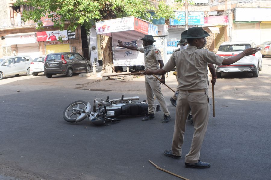 Jodhpur Violence LIVE Update: 60 बाइक, स्कूटी व कार तोड़ी, 8 दुकानों पर लठ्ठ चले