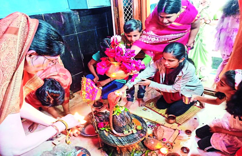 अक्षय मुहूर्त में विवाह समारोह की धूम, सोना-चांदी खरीदी से दमका बाजार