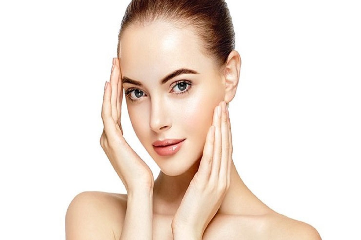 Skin Care Tips: रात में सोने से पहले चेहरे पर लगाएं ये चीज, खिल उठेंगी त्वचा