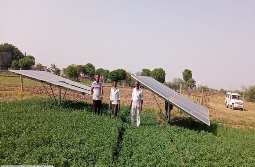 सौर ऊर्जा संयंत्र लगाकर आत्मनिर्भर बन रहे प्रदेश के किसान