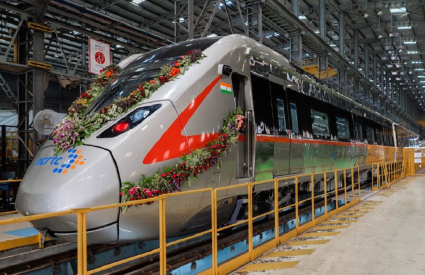 Vadodara RRTS News - देश की पहली सेमी हाई स्पीड ट्रेन के कोच सौंपे