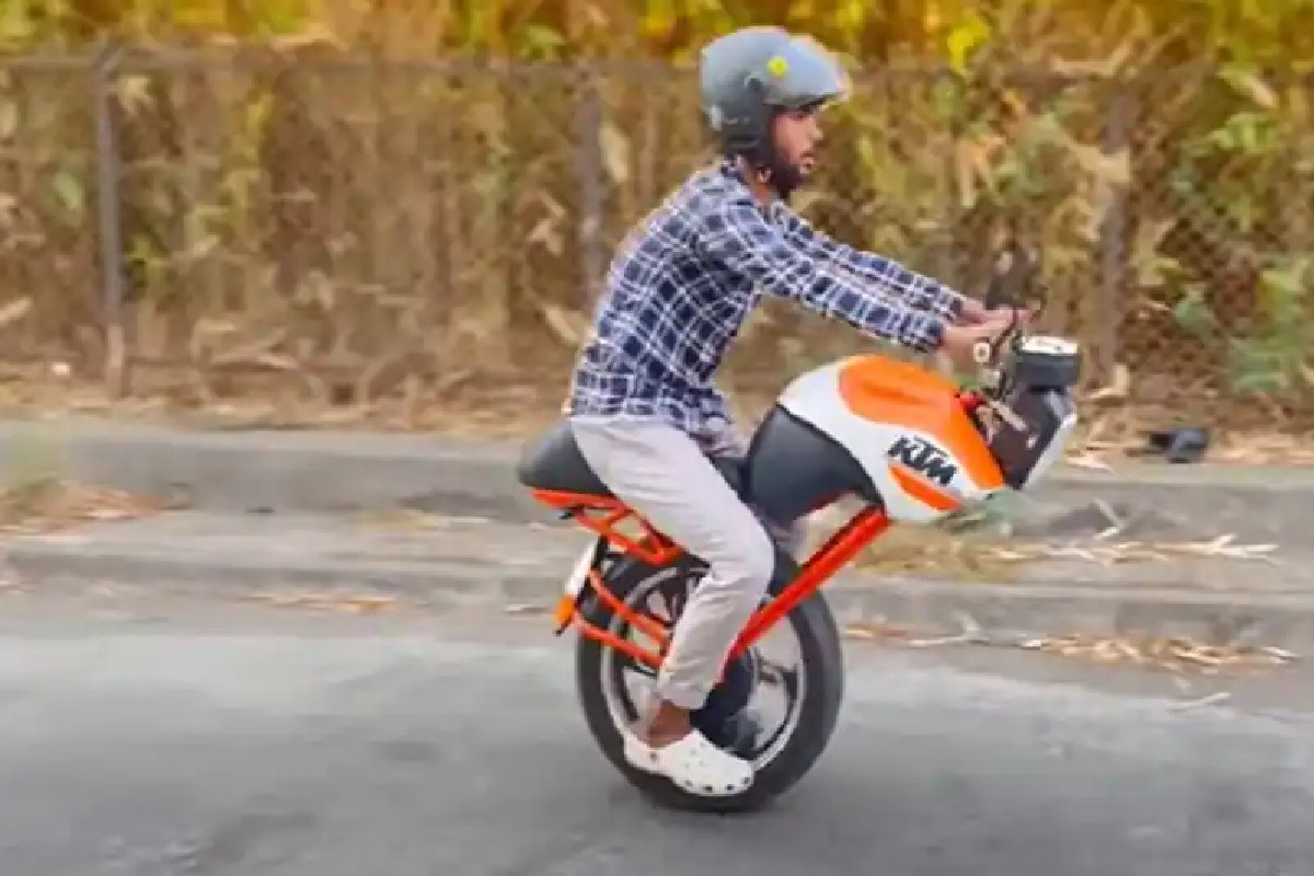 गजब का टैलेंट! बना डाली एक पहिए पर चलने वाली KTM Bike, सरपट दौड़ रही है यह मोटरसाइकिल