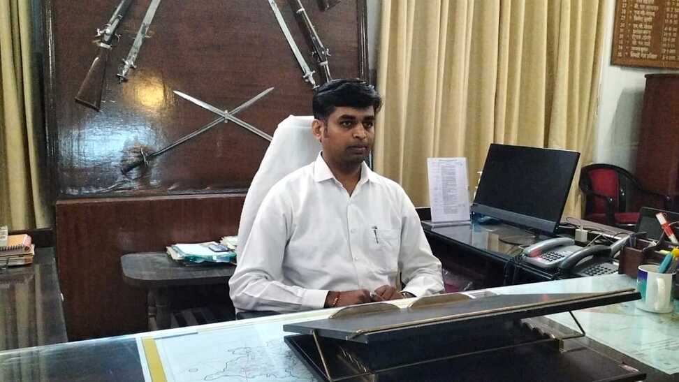 Alwar Collector Shivprasad Nakate Demand Police Protection In Office