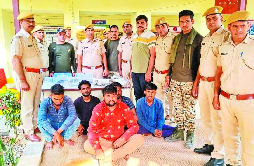 अवैध हथियार बेचने जा रहे तस्कर समेत पांच बदमाश गिरफ्तार, जयपुर और बीकानेर तक फैला रखा था जाल