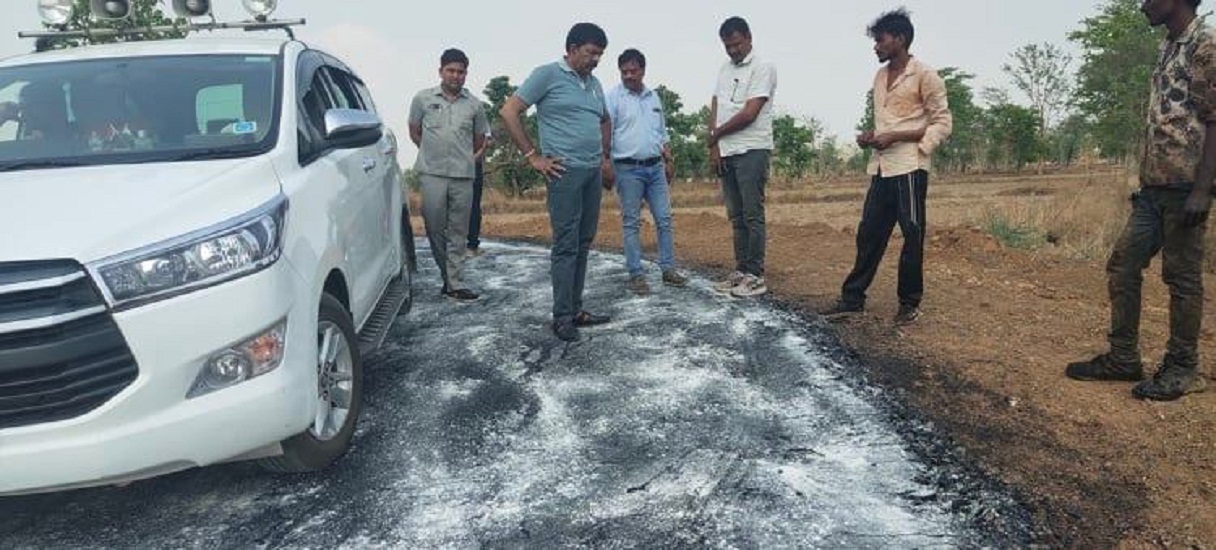 निर्माणाधीन सड़क का विधायक ने किया निरीक्षण