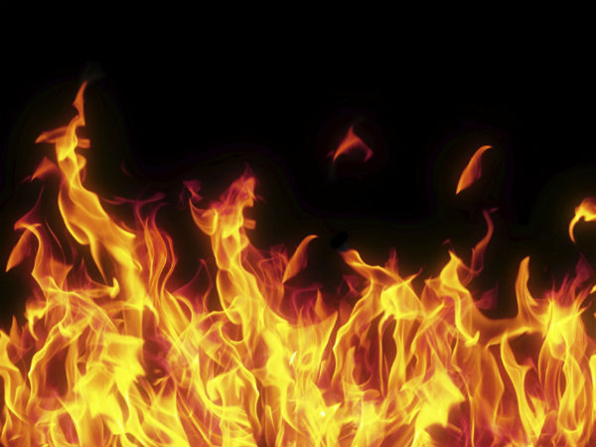 बिहार के दरभंगा में दो पत्नियों के बीच विवाद, एक ने पेट्रोल छिड़कर पूरे घर में लगा दी आग, 4 लोग हुए जलकर खाक