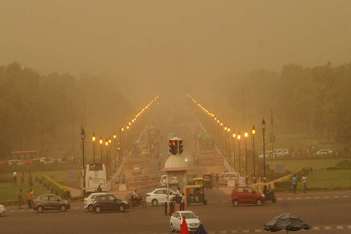 Possibilities Of Dust Storm, Thunder Storm In Delhi