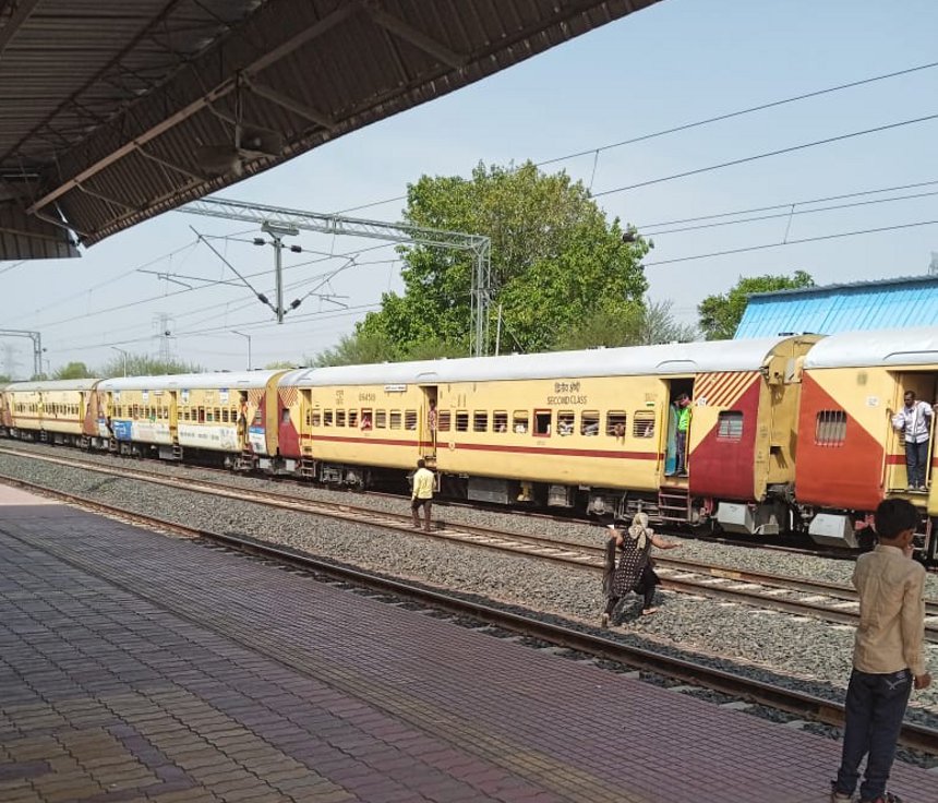 बगैर रिजर्वेशन कर सकेंगे ट्रेन में यात्रा, भारतीय रेलवे ने जारी की सूची