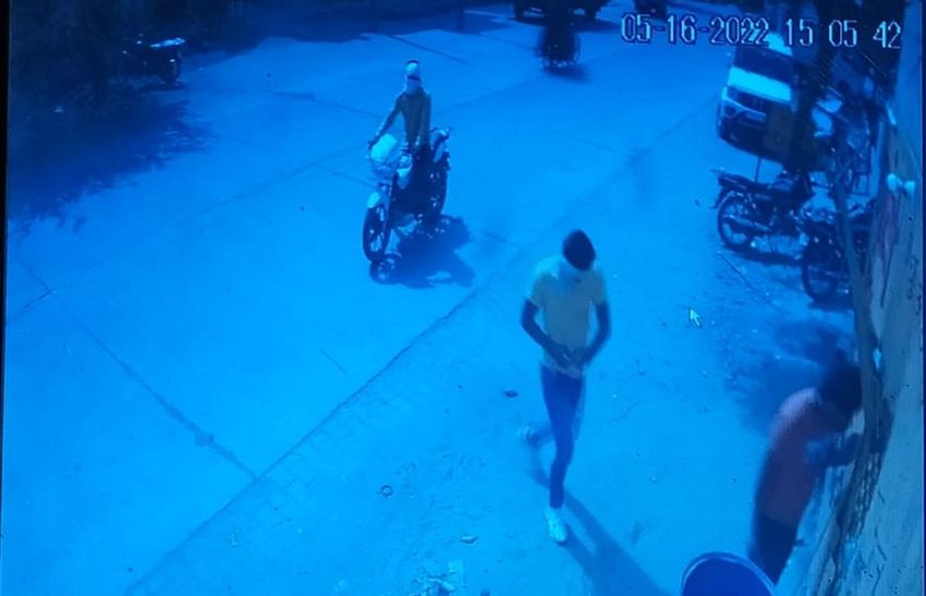 हरसौली में शराब ठेके पर दिन दहाड़े फायरिंग, बदमाश पौने दो लाख लूट ले गए
