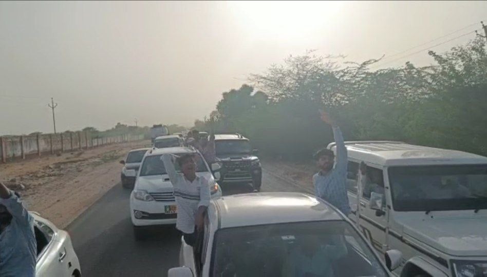 वीडियो : सैकड़ों वाहनों के साथ रालोपा सुप्रीमो हनुमान बेनीवाल का जयपुर कूच