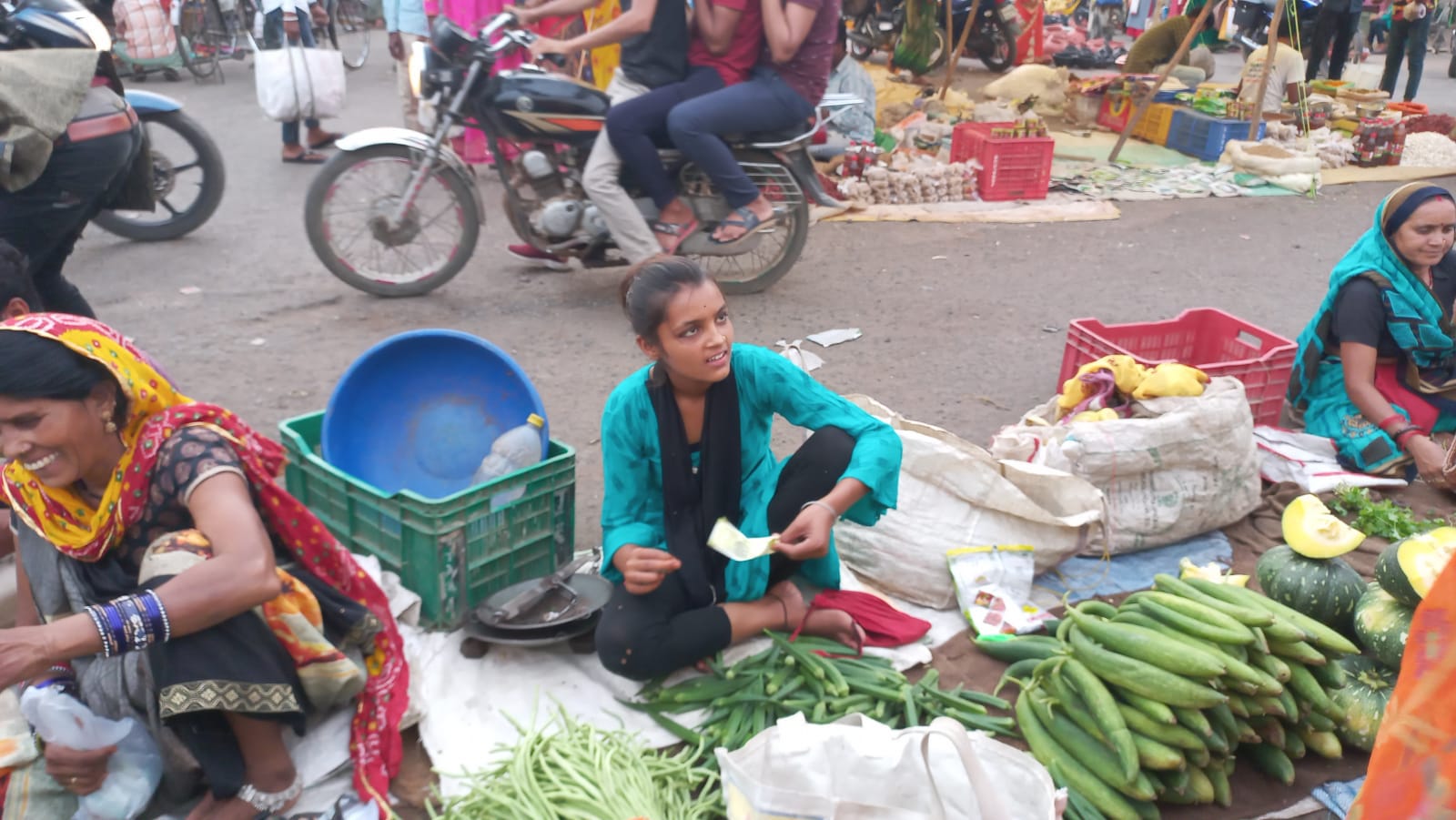 Vegetable market punished wherever I wanted, jammed every day