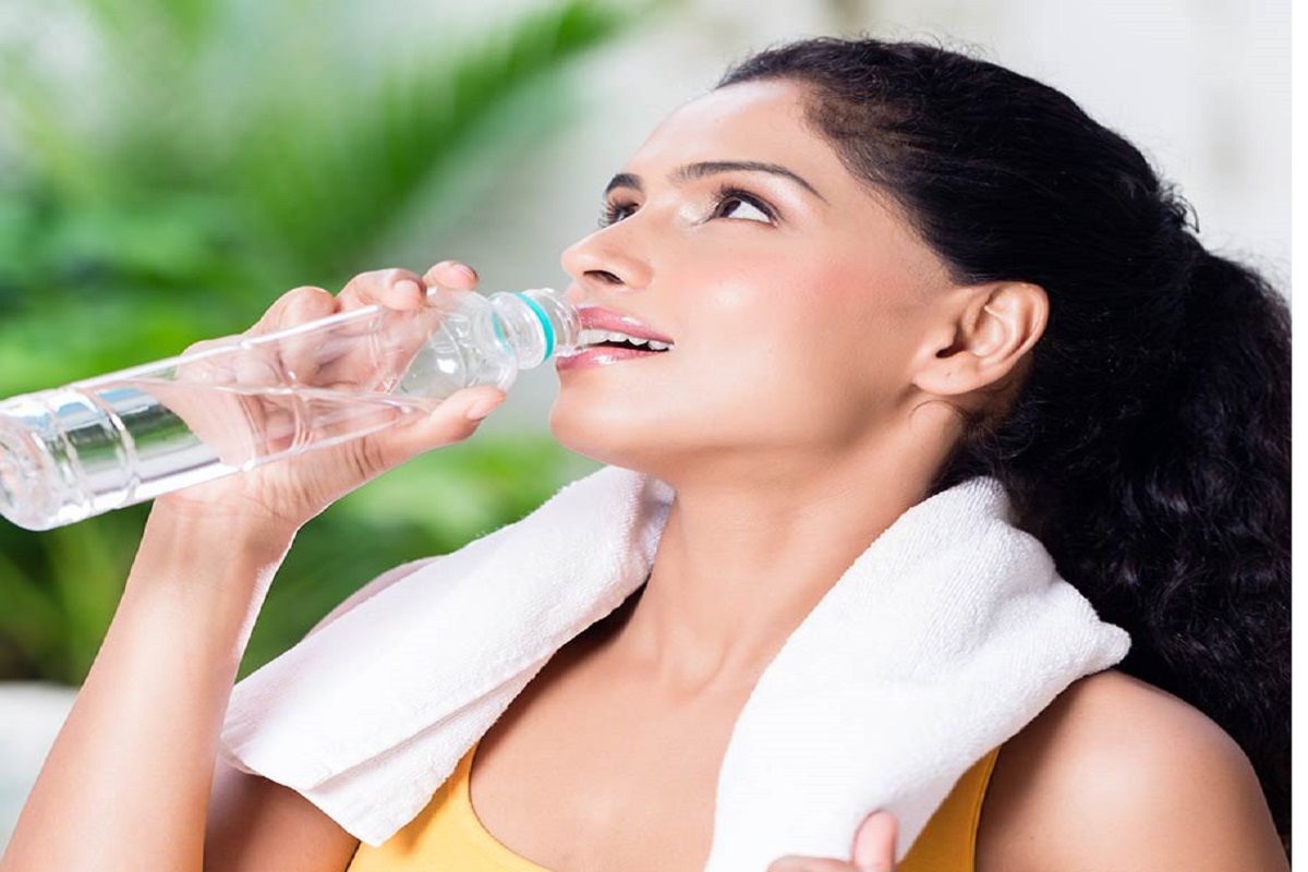 Health Tips: एक्सरसाइज के बाद सिर्फ इतना पानी पीना ही होता है सही, जानें
