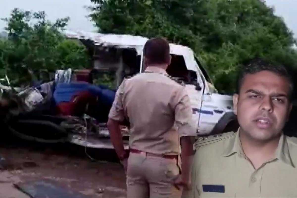बड़ा हादसाः 21 बारातियों से भरे तेज रफ्तार वाहन ने पेड़ में मारी टक्कर, 7 की मौत, 10 जख्मी