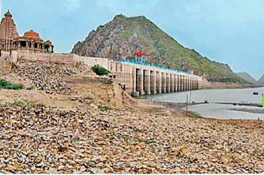 भीषण गर्मी :  देश में 140 में से 60 बड़े बांधों का पानी घटा, राजस्थान के भी तीन बांध