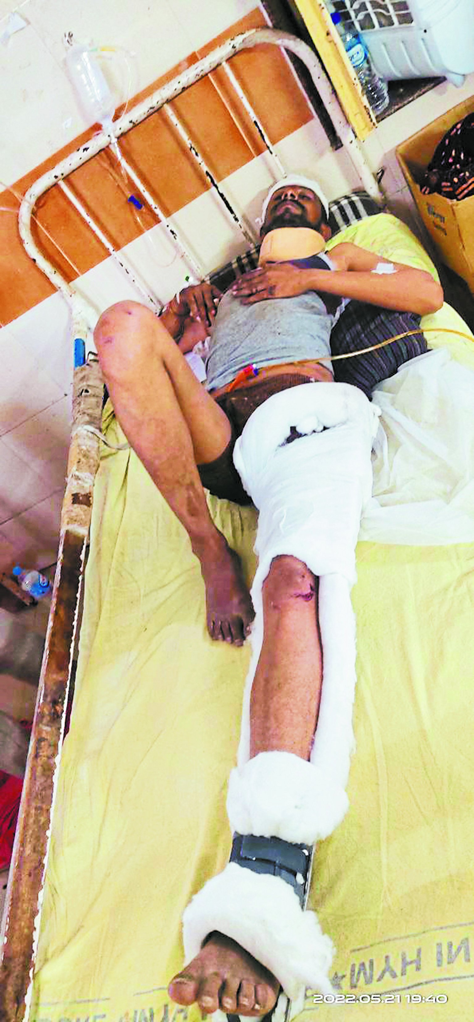 फोन पर बात करते कर रहा था पटरी पार, आ गई ट्रेन
