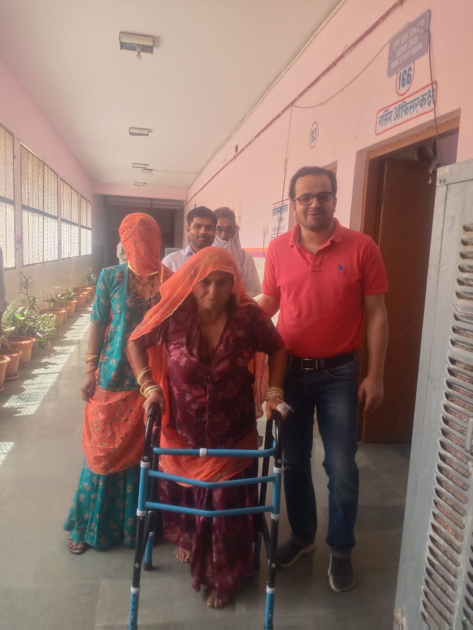 Knee transplant of 65 year old woman at JLN Hospital in Nagaur