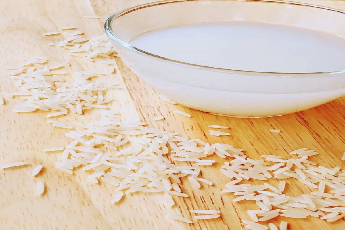 Rice Water Benefits: चावल का पानी पीने से मिलते है कई फायदे, सेहत से लेकर स्किन के लिए होता है फायदेमंद
