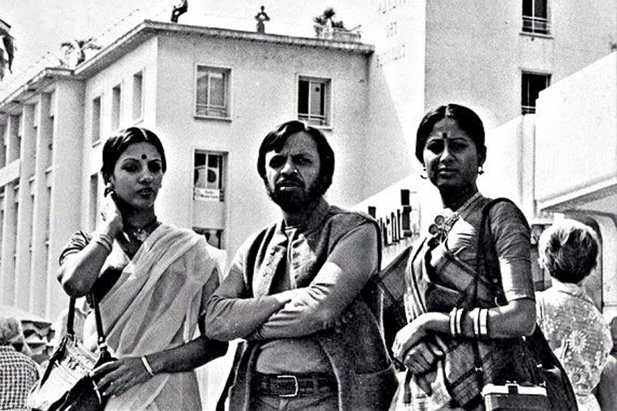 46 साल पहले जब सादी साड़ी में Cannes पहुंची थीं Shabana Azmi और Smita Patil, जेब में नहीं थे पैसे खाना खाने के लिए लगाना पड़ा था जुगाड़