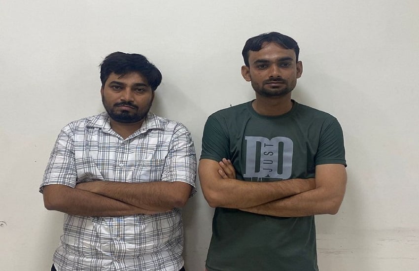 Gujarat: 11 लाख की रिश्वत लेते गिरफ्तार सब रजिस्ट्रार के घर से मिली 263 दस्तावेजों की प्रतिलिपि