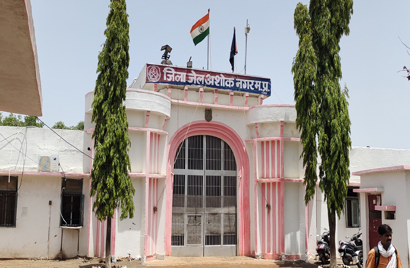 जेल में कैदी की संदिग्ध मौत, पत्नी को 1.30 लाख नहीं दे पाया पति तो जेल में था बंद