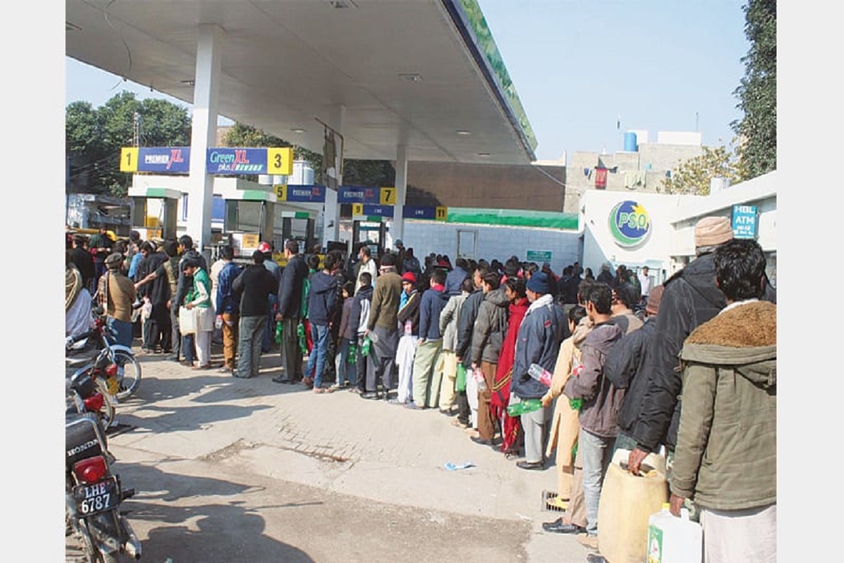 श्रीलंका के रास्ते पर पाकिस्तान, पूर्व क्रिकेटर ने खोली दिवालयेपन की पोल, कहा- न पेट्रोल मिल रहा, न ATM से कैश
