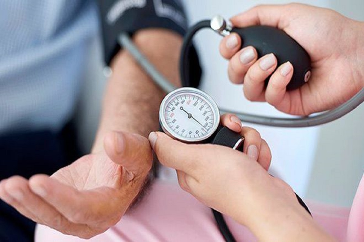 High Blood Pressure: क्या आप हाई ब्लड प्रेशर की समस्या से परेशान है, तो ये घरेलू उपाय दिलाएंगे तुरंत निजात