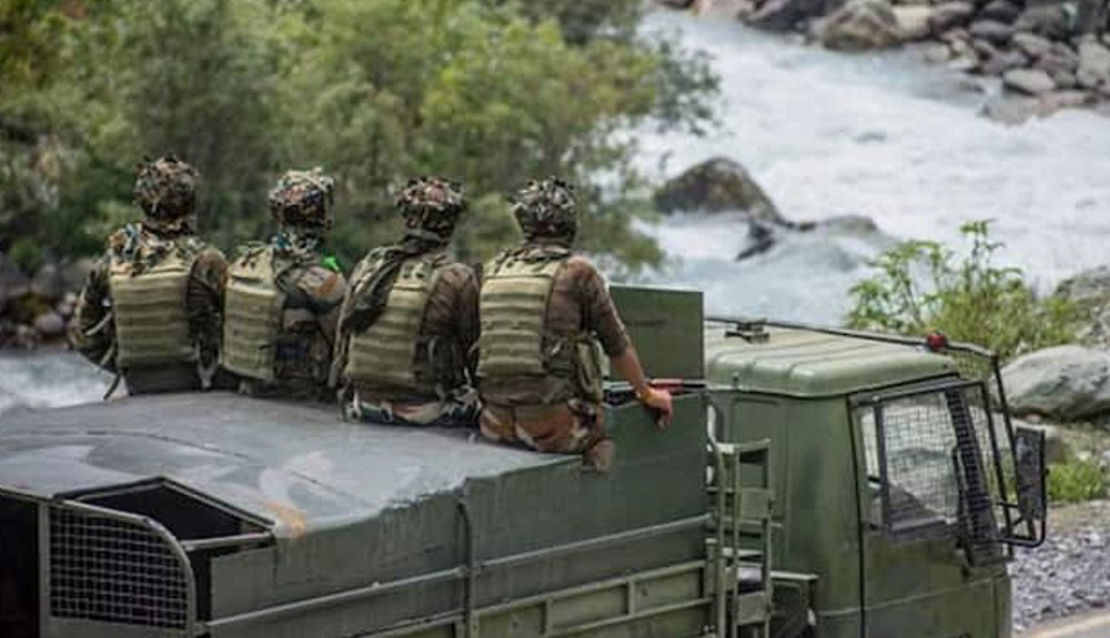 श्योक नदी में गिरा सेना का वाहन, 26 सैनिकों में से 7 की मौत