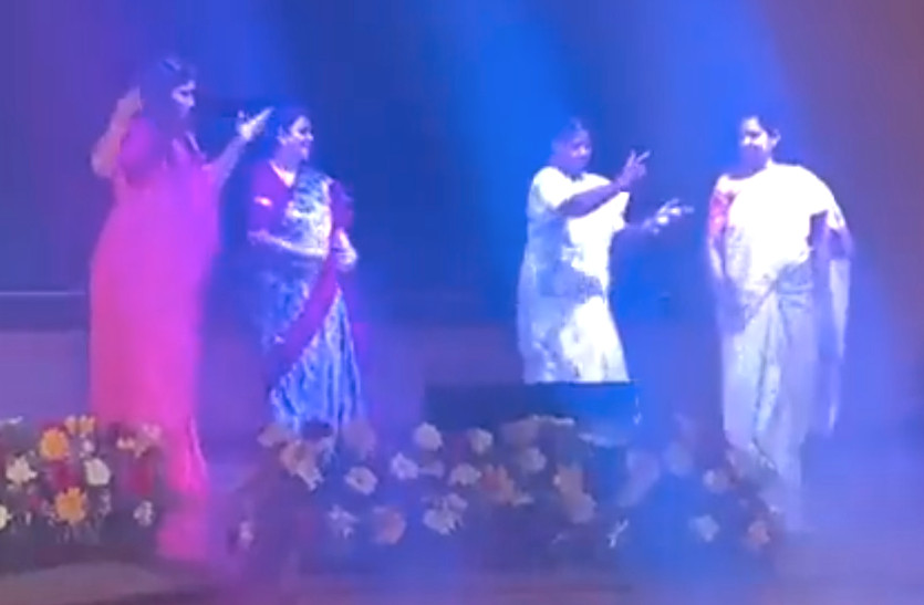 VIDEO : राजस्थान की Congress-BJP महिला विधायकों ने साथ किया घूमर डांस